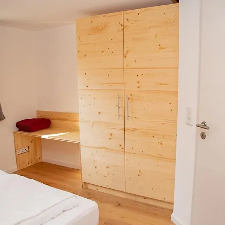 Zur Rhoen Tischlerei Lejlighed *