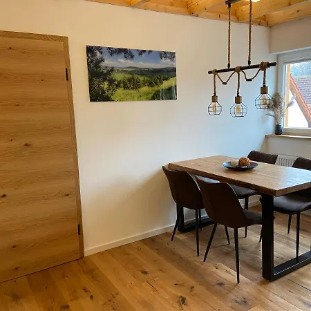 Zur Rhoen Tischlerei Lejlighed *