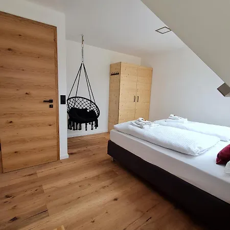 Zur Rhoen Tischlerei Lejlighed