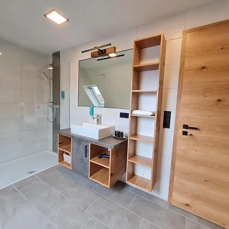 Zur Rhoen Tischlerei