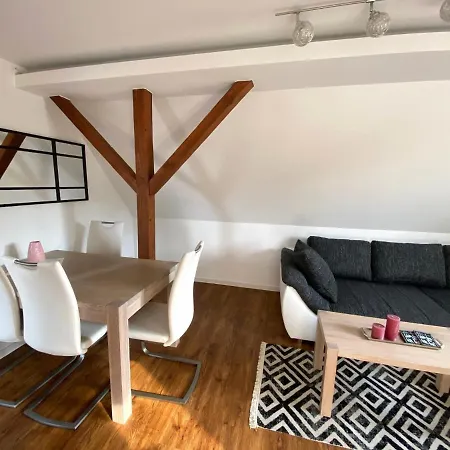 Zur Rhoen Tischlerei Lejlighed *