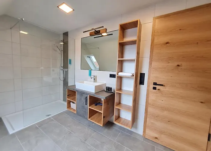 Zur Rhoen Tischlerei